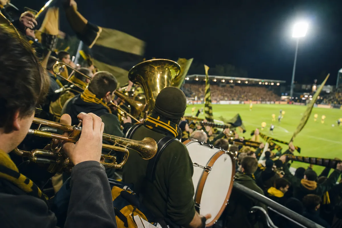 Blaskapelle im Stadion: die Rückkehr der Vereinsmusik auf die Ränge